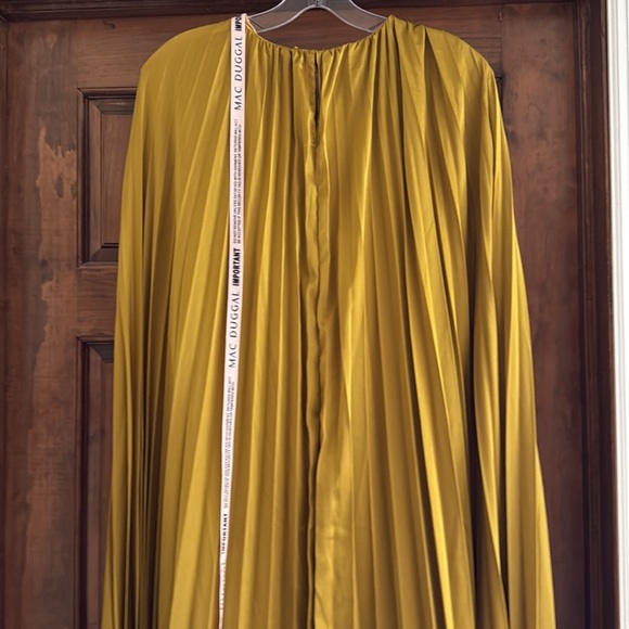 MAC DUGGAL Pleated Charmeuse V Neck Gown With Cape In Chartreuse NWT $598 SZ 8 - Picture 15 of 16